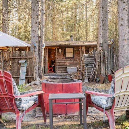 Rustic Cozy Cabin With Hot Tub Bragg Creek Exterior photo